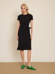 BGN Sukienka w kolorze czarnym rozmiar: 40. Czarne sukienki BGN, na co dzień, bez wzorów, bez kołnierzyka, bez ramiączek, midi, proste. Za 86.99 zł.