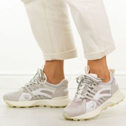 Białe skórzane sneakersy damskie Vinceza 66744. Białe obuwie sportowe VINCEZA, na jesień, z jeansu, bez zapięcia, trekkingowe. Za 299.00 zł.