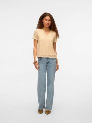 Vero Moda Bluzka w kolorze kremowym rozmiar: L. Brązowe bluzki Vero Moda, l, bez wzorów, bez kołnierzyka, bez ramiączek. Za 57.06 zł.