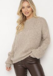 Beżowy Sweter o Klasycznym Prostym Kroju z Domieszką Wełny i Wiskozy Sezisya. Brązowe swetry Born2be, na zimę, uniwersalny, z aplikacjami, z jeansu, bez ramiączek. Za 159.99 zł.