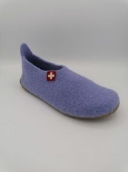 Living Kitzbühel Wełniane kapcie w kolorze fioletowym rozmiar: 38. Różowe obuwie domowe Living Kitzbühel, bez wzorów, z materiału, bez zapięcia. Za 195.45 zł.