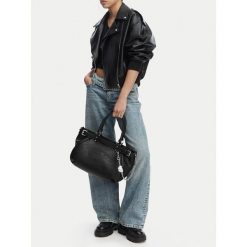 Torebka Juicy Couture. Czarne torebki klasyczne Juicy Couture, bez wzorów, bez dodatków. Za 429.99 zł.