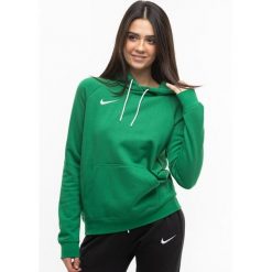 Bluza sportowa damska Nike Wmns Park 20 Fleece. Białe bluzy Nike, l, bez wzorów, z kapturem. Za 234.25 zł.