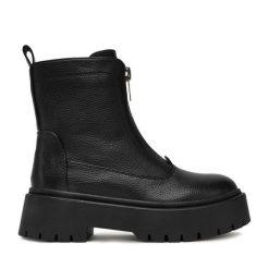 Botki DeeZee. Czarne botki DeeZee, bez wzorów, bez obcasa, na płaskiej podeszwie, bez zapięcia. Za 199.99 zł.