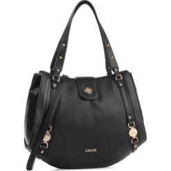Torebka LIU JO - L Shopping Adv A19202 E0027 Nero 22222. Czarne torebki klasyczne Liu Jo, bez wzorów, ze skóry ekologicznej, bez dodatków. W wyprzedaży za 379.00 zł.