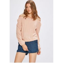 Review - Bluzka. Czarne bluzki Review, s, bez wzorów, z tkaniny, casualowe, bez kołnierzyka, bez ramiączek. W wyprzedaży za 49.90 zł.