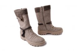 RIEKER TEX X8283-60 beige, kozaki damskie. Brązowe kozaki Rieker, na zimę, bez obcasa, bez zapięcia. Za 519.90 zł.