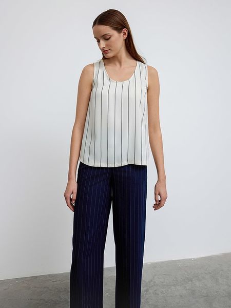 BGN Bluzka w kolorze kremowo-czarnym rozmiar: 40. Brązowe bluzki BGN, bez wzorów, bez kołnierzyka, bez ramiączek. Za 48.05 zł.