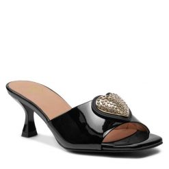 Klapki LOVE MOSCHINO. Czarne klapki Love Moschino, bez wzorów, bez obcasa. Za 579.99 zł.