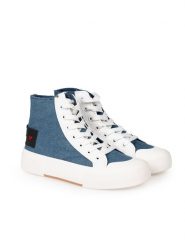 Love Moschino Trampki | JA15022G1MJO5 | Kobieta | Niebieski. Niebieskie trampki Love Moschino, bez wzorów, z jeansu, bez zapięcia. W wyprzedaży za 479.00 zł.