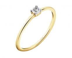Pierścionek z żółtego złota z brylantem - 0,02 ct - próba 375. Żółte pierścionki Apart, z brylantem, złote. W wyprzedaży za 580.30 zł.