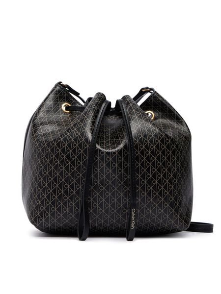 Calvin Klein Torebka Emblem Aop Drawstring Bucket LV04F3785G Czarny. Czarne torebki klasyczne Calvin Klein, bez wzorów, ze skóry, bez dodatków. Za 489.99 zł.