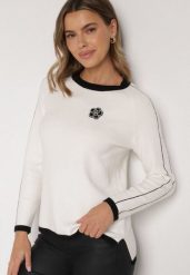 Biały Sweter Ozdobiony Paskami i Aplikacją Tusanne. Białe swetry Born2be, uniwersalny, z aplikacjami, z jeansu, bez ramiączek. Za 79.99 zł.