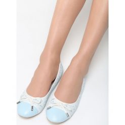 Niebieskie Balerinki One Desire. Niebieskie baleriny Born2be, bez wzorów, ze skóry, z okrągłym noskiem, bez obcasa, na płaskiej podeszwie. Za 39.99 zł.