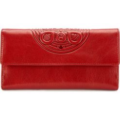 Portfel. Czarne portfele Wittchen, z aplikacjami, ze skóry. W wyprzedaży za 259.90 zł.