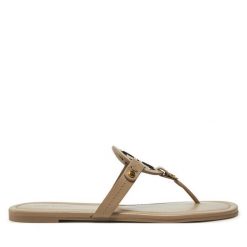 Japonki Tory Burch. Brązowe klapki Tory Burch, bez wzorów, bez obcasa. Za 879.99 zł.