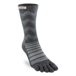 Skarpety trailowe Injinji Crew Wool. Szare skarpety Injinji, bez wzorów, z materiału. Za 132.30 zł.