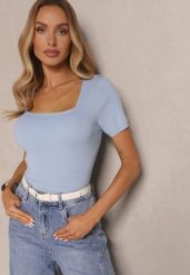 Niebieska Bluzka z Modalem Wiskozą i Kwadratowym Dekoltem Sanelora. Niebieskie bluzki Renee, m, bez wzorów, z jeansu, eleganckie, bez kołnierzyka, bez ramiączek. W wyprzedaży za 69.99 zł.