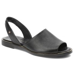 Czarne Sandały Armodo Wygodne Obuwie Damskie. Czarne sandały Armodo, z aplikacjami, klasyczne, bez obcasa, bez zapięcia. Za 269.99 zł.