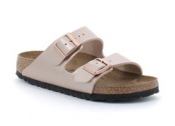Klapki Birkenstock Arizona Dorosłych. Brązowe klapki Birkenstock, bez wzorów, ze skóry, bez obcasa. Za 375.70 zł.