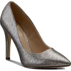 Szpilki MENBUR - 05608 Grey 0071. Szare szpilki Menbur, bez wzorów, z materiału, bez obcasa, na obcasie, bez zapięcia. W wyprzedaży za 189.00 zł.