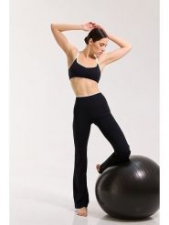 Onamaste Legginsy sportowe "Flair Yska" w kolorze czarnym rozmiar: L/XL. Czarne legginsy Onamaste, l, bez wzorów, z materiału, z podwyższonym stanem, outdoorowe. Za 130.99 zł.