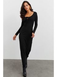 Cool and sexy Sukienka w kolorze czarnym rozmiar: M. Czarne sukienki Cool and sexy, na imprezę, m, bez wzorów, bez kołnierzyka, bez ramiączek, maxi. Za 74.28 zł.
