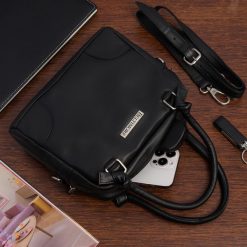 Torebka damska skórzana kuferek torba na ramię pojemna skóra naturalna czarna Beltimore N28. Czarne torby na ramię bez wzorów, ze skóry, na ramię, bez dodatków. Za 299.90 zł.