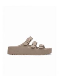 Sandały Birkenstock Beżowe. Brązowe sandały Birkenstock, bez wzorów, bez obcasa, bez zapięcia. Za 343.80 zł.