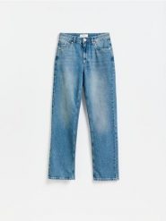 Jeansy straight fit - niebieski. Niebieskie jeansy Reserved, bez wzorów. Za 199.99 zł.