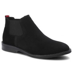 Czarne Sztyblety Lamanti Damskie Modne Buty. Czarne botki Lamanti, z aplikacjami, z gumy, bez obcasa, na płaskiej podeszwie, bez zapięcia. Za 269.00 zł.