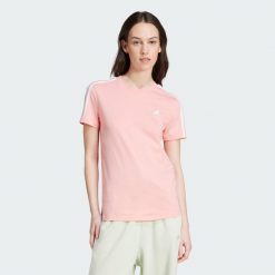 Essentials Slim 3-Stripes Tee. Białe koszulki sportowe Adidas, bez wzorów, bez ramiączek, na jogę i pilates. Za 103.00 zł.