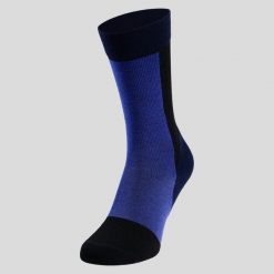 Skarpety trekkingowe Performance Wool ODLO. Czarne skarpety Odlo, bez wzorów, z materiału. Za 124.55 zł.