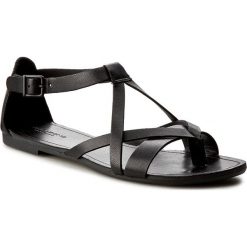 Sandały VAGABOND - Tia 4331-301-20 Black. Czarne klapki Vagabond, bez wzorów, z materiału, bez obcasa, na obcasie, bez zapięcia. W wyprzedaży za 239.00 zł.