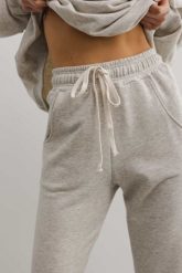 Spodnie dresowe typu jogger w kolorze SILVER MOON - DRIPS-L. Szare spodnie dresowe Marsala, l, bez wzorów, z bawełny. Za 259.90 zł.