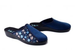 ADANEX 30312 111VVD granatowy, kapcie damskie. Niebieskie obuwie domowe Adanex, bez wzorów, bez zapięcia. Za 58.64 zł.