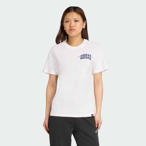 Koszulka z grafiką Collegiate. Białe bluzki Adidas, xs, bez wzorów, z bawełny, sportowe, bez kołnierzyka, bez ramiączek. Za 109.00 zł.