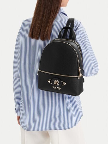 Nine West Plecak EO-Rivon-LDA8445A Czarny. Czarne plecaki Nine West, bez wzorów, z materiału. Za 329.99 zł.