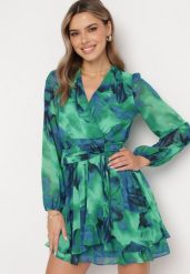 Zielona Sukienka Mini z Kopertowym Dekoltem i Wzorem Tie-Dye Arisel. Zielone sukienki Born2be, na imprezę, m, bez wzorów, bez kołnierzyka, bez ramiączek, mini, kopertowe. Za 129.99 zł.