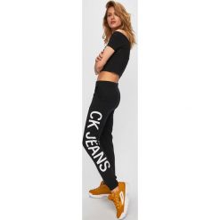 Calvin Klein Jeans - Spodnie. Spodnie materiałowe Calvin Klein Jeans. Za 429.90 zł.