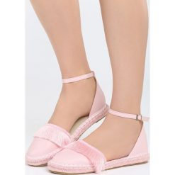 Różowe Espadryle Touching My Heart. Czerwone espadryle Born2be, bez wzorów, bez obcasa, na płaskiej podeszwie, bez zapięcia. Za 49.99 zł.