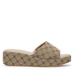 Klapki Nine West. Brązowe klapki Nine West, bez wzorów, bez obcasa. Za 179.99 zł.