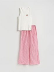 Dwuczęściowa piżama z haftem - czerwony. Czerwone piżamy Reserved, bez wzorów, z bawełny, bez ramiączek. Za 129.99 zł.