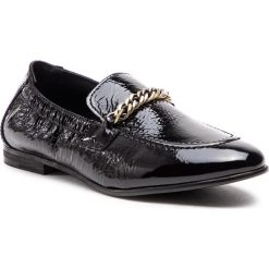 Lordsy TOMMY HILFIGER - Rubberized Chain Loafer FW0FW03763 Black 990. Czarne lordsy TOMMY HILFIGER, bez wzorów, z lakierowanej skóry, bez obcasa, na obcasie, bez zapięcia. W wyprzedaży za 319.00 zł.