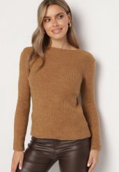 Brązowy Sweter w Klasycznym Stylu z Dekoltem w Łódkę Zinvirra. Brązowe swetry Born2be, na zimę, m, bez wzorów, bez ramiączek. Za 74.99 zł.