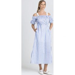 SUKIENKA Trussardi Jeans. Białe sukienki Trussardi Jeans, na imprezę, z aplikacjami, z jeansu, bez kołnierzyka, bez ramiączek, maxi. Za 515.40 zł.
