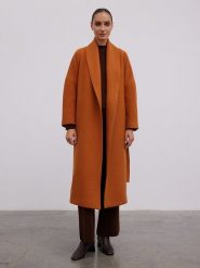 BGN Płaszcz przejściowy w kolorze jasnobrązowym rozmiar: 40. Brązowe płaszcze BGN, bez wzorów, z wełny, bez kaptura. Za 389.08 zł.