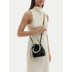 Torebka GINO ROSSI. Czarne torebki klasyczne Gino Rossi, bez wzorów, bez dodatków. Za 299.99 zł.