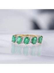 DIAMOND & CO Złoty pierścionek "Sambava" z diamentami i szmaragdami rozmiar: 58. Zielone pierścionki Diamond & Co, z diamentem, złote. Za 1,875.55 zł.