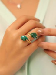 L'Atelier de Gaia Pozłacany pierścionek z agatem rozmiar: onesize. Zielone pierścionki L'Atelier de Gaia, z agatem, pozłacane. Za 48.16 zł.